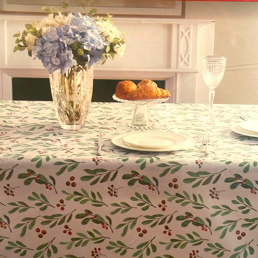 Holiday Vinyl Indoor/Outdoor Oblong Tablecloth